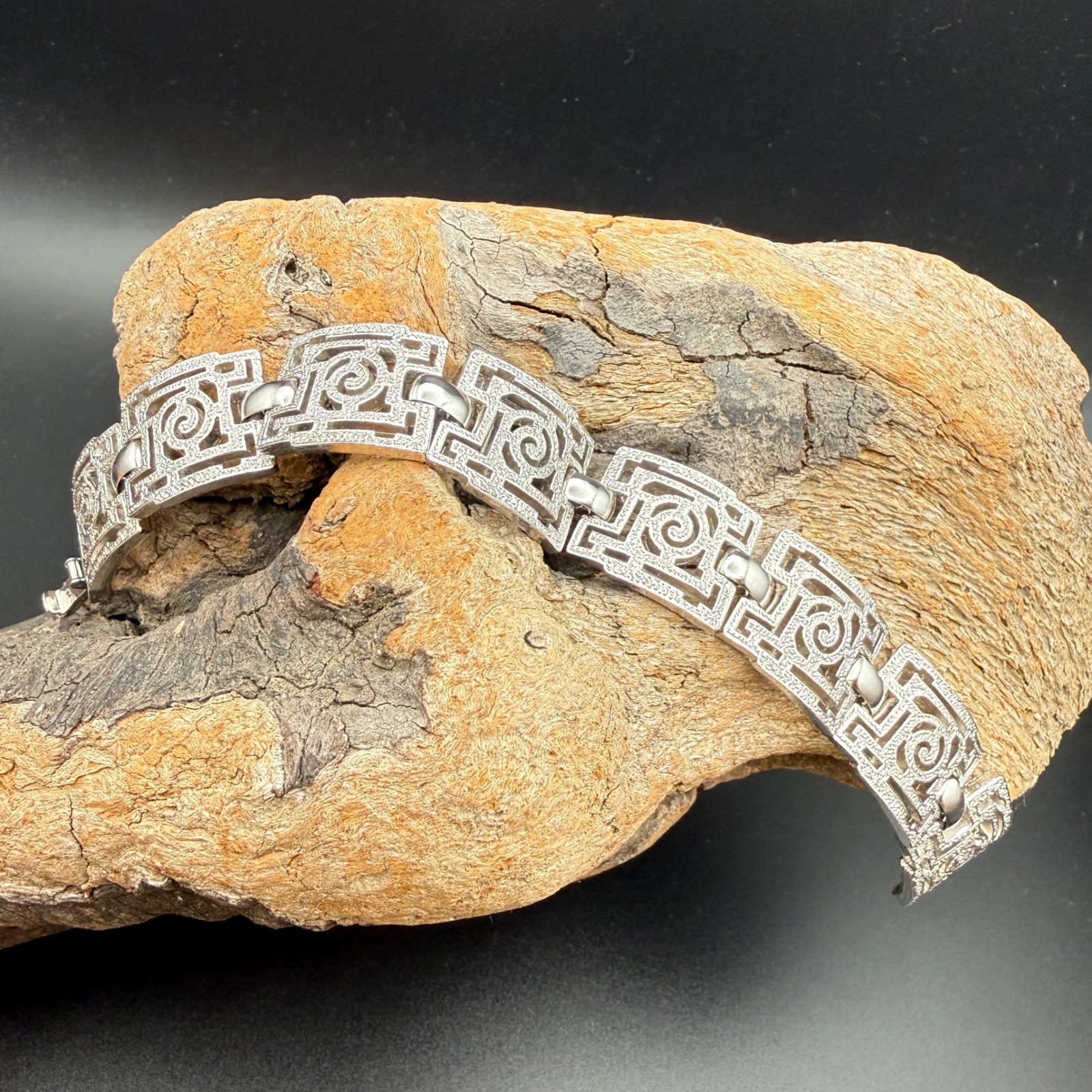 Vintage Crown Trifari Silver Tone Greek Key Spiral Link Bracelet Geometric 7.25